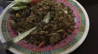 Bukti lain kalau ia adalah penggemar makanan. Ello rela nyetir hampir 2 jam dalam kondisi macet demi nasi goreng Cirebon yang ada di Rawamangun ini.