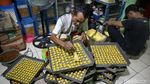 Nelangsa Pedagang Kue Kering Imbas Bahan Baku Naik