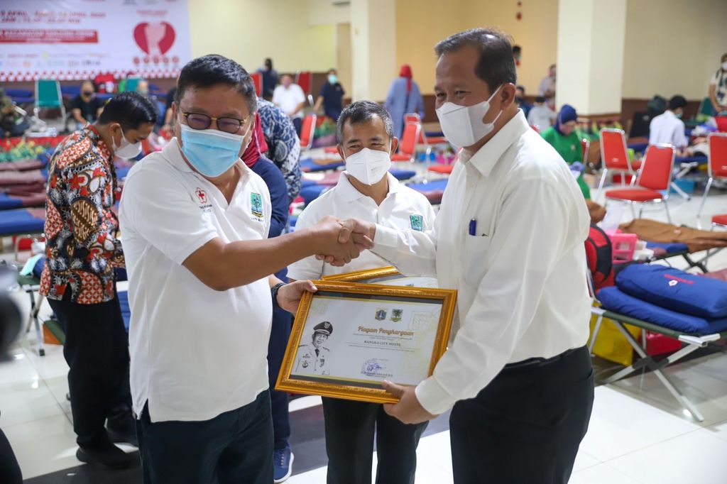 Jakarta Utara Mendonor masuk MURI sebagai donor darah terbanyak selama Ramadan, dengan 4 ribu kantong darah. (Dok Istimewa)
