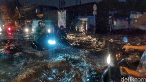 Jalan Raya Dayeuh Kolot-Moh Toha Bandung Tergenang