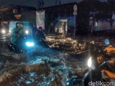 Jalan Raya Dayeuh Kolot-Moh Toha Bandung Tergenang