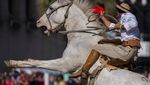 Uji Nyali Para Koboi Paraguay Taklukan Kuda Liar Saat Pekan Paskah