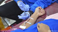 PMI DKI Jakarta, sambung dia, siap memfasilitasi kebutuhan kegiatan, Karena bila hanya menunggu penerimaan darah dari donor reguler yang datang ke UDD dipastikan tidak akan mencukupi kebutuhan darah di Jakarta yang tiap harinya mencapai 1.000 hingga 1.200 kantong per hari.