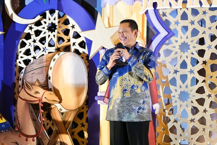 Ketua MPR RI Bambang Soesatyo saat menghadiri buka puasa dan santunan anak yatim yang diselenggarakan Yayasan Jakarta Berbagi Kasih (Jakarta with Love) di Jakarta