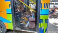 Bagi masyarakat yang ingin naik koridor I, bisa datang ke haltenya di Gading Tutuka. Sementara untuk koridor III, warga bisa mengunjungi haltenya di depan Tugu Juang Baleendah.  