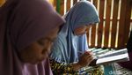Mendulang Bekal Akhirat di Usia Senja