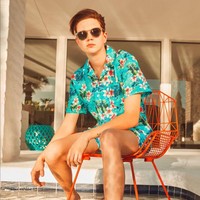 Hingga akhirnya dia memutuskan berubah pada 2019. Selama dua bulan, model berambut merah ini mengawali transformasinya dengan terapi hormon testosteron. Foto: Instagram/@nathanwestling