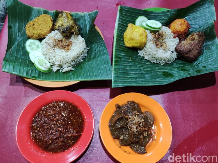 Harum Nasi Uduk dengan Lauk Semur Jengkol