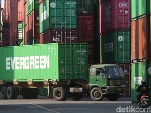 Neraca Perdagangan RI Surplus 60 Bulan Beruntun tapi Nilainya Kian Menyusut