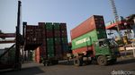 Sibuknya Terminal Peti Kemas Tj Priok Saat Surplus Dagang 22 Bulan