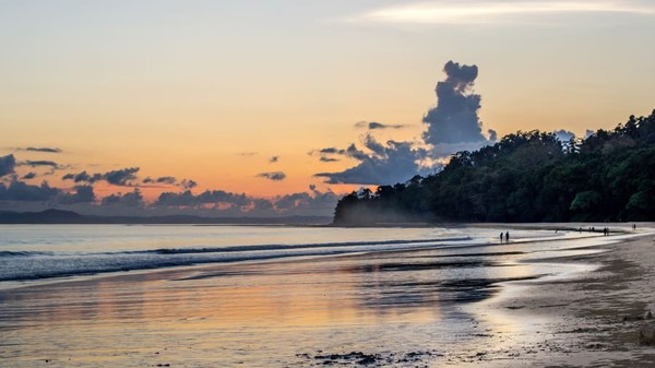 Radhanagar Beach, Pulau Havelock, India ada di posisi keenam. Peringkat pertama tahun lalu, Pantai Whitehaben di Pulau Whitsunday di Australia tak masuk 10 besar pada tahun 2022.