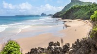 Baia do Sancho, Fernando de Noronha, Brasil ada di posisi ketujuh.