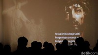 Perlu diketahui Jumat Agung adalah Hari Jumat sebelum Minggu Paskah sebagi hari peringatan Penyaliban Yesus Kristus dan wafatnya di Golgota.   