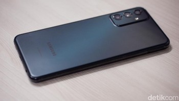 Galaxy M23 5G juga sudah punya NFC yang bisa melakukan transaksi cashless, maupun pembayaran tanpa kartu ataupun isi kartu uang elektronik dengan lebih mudah. F Foto: Adi Fida Rahman/detikINET