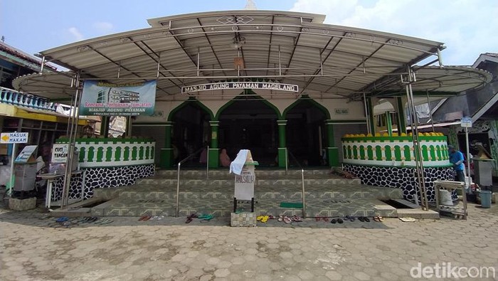 Santri sepuh di Masjid Payaman, Kabupaten Magelang, Kamis (15/4/2022).