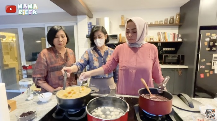 Spesial! Mama Rieta Bikin Bubur Kampiun Buat Buka Puasa Berisi 6 Jenis Bubur