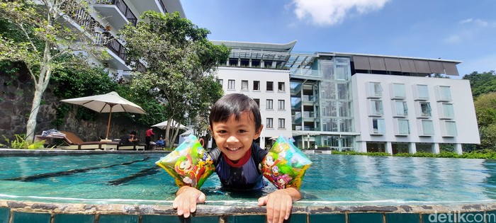 Suasana di Hotel Padma, salah satu hotel ramah anak di Bandung.