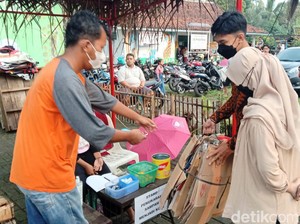 Unik! Beli Takjil di Pasar Uwuh Purworejo, Bayarnya Pakai Sampah