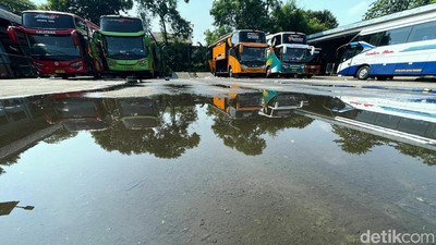 Suasana Terminal Cileungsi Bogor yang Masih Sepi Penumpang