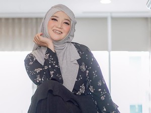 Dulu Dikenal Penyanyi Religi Cilik, Kini Sulis Sibuk Apa?