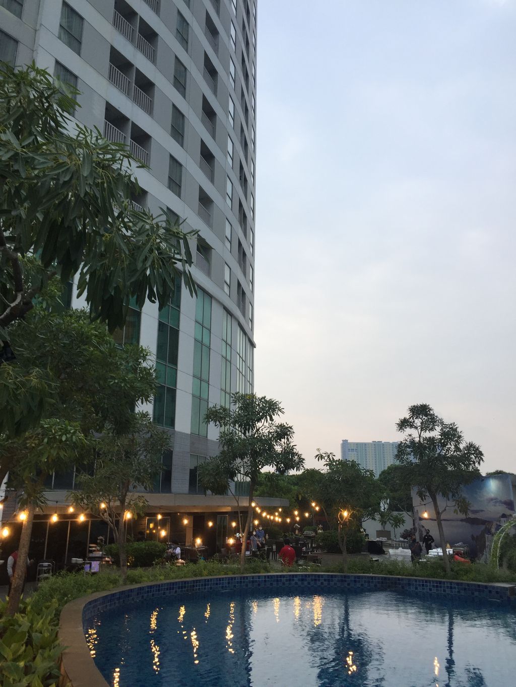 Selama bulan Ramadan, Swiss-Belresidences Rasuna Epicentrum menghadirkan buffet untuk berbuka puasa bertajuk 
