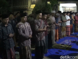 Salat Tarawih di Ponpes Blitar Ini Kilat, 23 Rakaat Tak Sampai 10 Menit