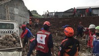 Kepala Pelaksana BPBD Kota Sukabumi Imran Wardhani menambahkan, kondisi korban saat ini sudah membaik kecuali korban balita. Para korban mengungsi di rumah mertuanya di Babakan Bandung. 