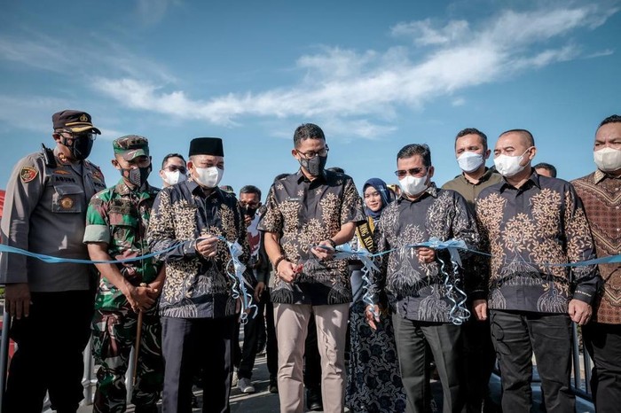 Menteri Pariwisata dan Ekonomi Kreatif/Kepala Badan Pariwisata dan Ekonomi Kreatif Sandiaga Salahuddin Uno meresmikan Tower Mangrove Forest Park Langsa di Aceh yang diharapkan bisa menjadi ikon pariwisata baru Aceh.