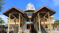 Bagi warga kota Banda Aceh, masjid yang berada di Jalan Teuku Umar, Setui, ini lebih dikenal dengan sebutan masjid Kupiah Meukeutop atau masjid Teuku Umar. Kupiah Meukeutop adalah nama topi tradisional Aceh.