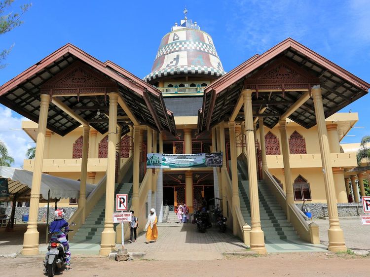 Unik, Kubah Masjid Ini Berbentuk Topi Tradisional Aceh