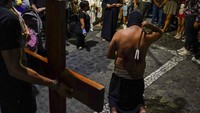 Jalan Salib merujuk pada penggambaran masa-masa terakhir atau penderitaan Yesus.  