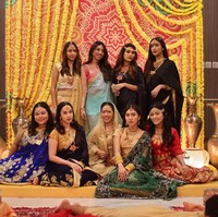 Begitu juga dengan teman-temannya, termasuk selebgram Vicky Alaydrus. Mereka terlihat menawan dengan gaya masing-masing.Foto: Instagram