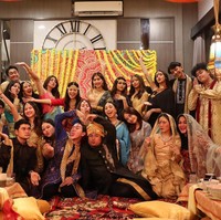 Rachel Vennya mengundang teman-temannya untuk buka puasa bersama. Tak sekadar kumpul dan makan, mereka menggunakan busana khas India.Foto: Instagram