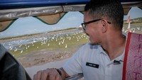 Menteri Pariwisata dan Ekonomi Kreatif/Kepala Badan Pariwisata dan Ekonomi Kreatif Sandiaga Salahuddin Uno mendorong pengembangan potensi wisata yang ada di Desa Wisata Cinta Raja, Langsa, Aceh. Dia mengunjungi Desa Wisata Cinta Raja, Jumat (15/4/2022).