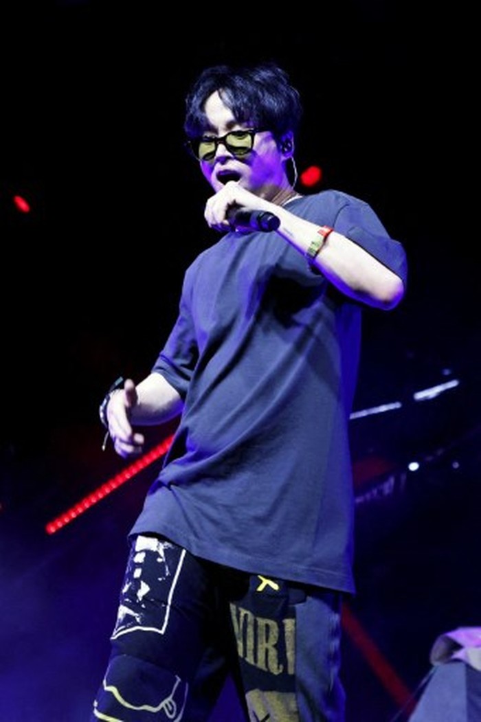 INDIO, CALIFORNIA - APRIL 15: (L-R) Mithra Jin and Tablo of Epik High perform onstage at the Outdoor Theatre during the 2022 Coachella Valley Music And Arts Festival on April 15, 2022 in Indio, California.   Frazer Harrison/Getty Images for Coachella/AFP (Photo by Frazer Harrison / GETTY IMAGES NORTH AMERICA / Getty Images via AFP)