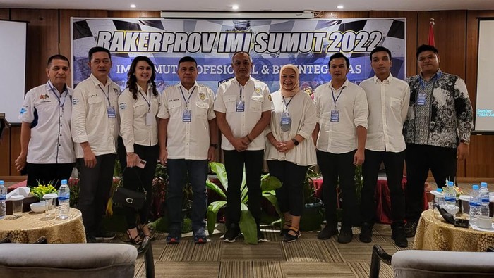 Pengurus IMI Sumut Berfoto Usai Kegiatan Rakerprov di Medan (dok. IMI Sumut)