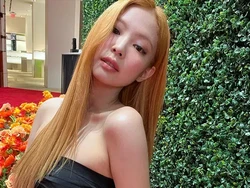 8 Gaya Jennie BLACKPINK di Coachella 2022, Stand Out karena Rambut Oranye