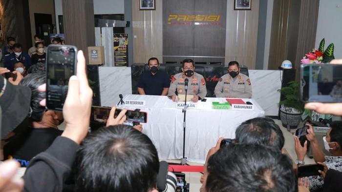 Kapolda NTB Irjen Djoko Poerwanto umumkan penghentian penyidikan kasus korban begal jadi tersangka.