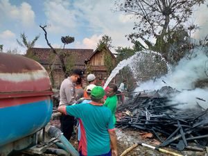 2 Kebakaran di Ngawi Hari Ini, Rumah Kakek dan Nenek Ludes