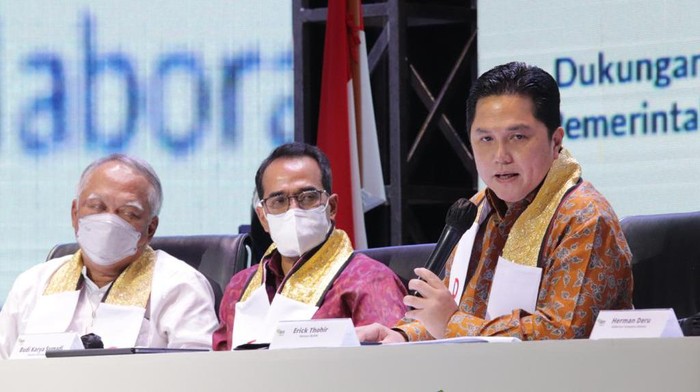 Menteri BUMN Erick Thohir hadir dalam seminar bertajuk Komitmen 