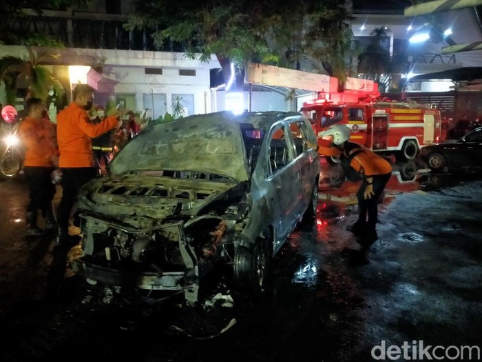 Kondisi mobil usai terbakar
