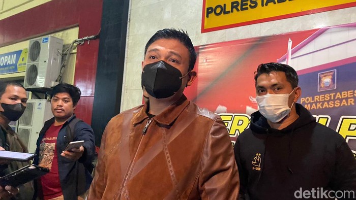 Konferensi pers kasus penembakan petugas Dishub Makassar