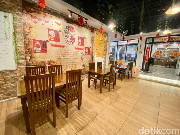 Long Feng Tang: Nikmatnya Lanzhou Beef Noodle dan Sate Domba Xinjiang di Resto Chinese Muslim