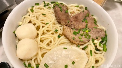 Di Resto Chinese Muslim Ini Ada Lanzhou Beef Noodle dan Sate Domba Gurih Meresap