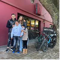 Magali Avarena dan Eduardo Salvio sudah bersama selama 11 tahun. Keduanya dikaruniai anak laki-laki dan perempuan. Foto: Dok. Instagram