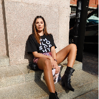 Insiden itu terjadi setelah Magali melihat unggahan seorang wanita bernama Sol Rinaldi. Foto yang diunggahnya memperlihatkan Eduardo tengah menyiapkan barbeque untuknya. Magali yang langsung panas, mendatangi rumah yang dulu ditempatinya bersama Salvio. Foto: Dok. Instagram