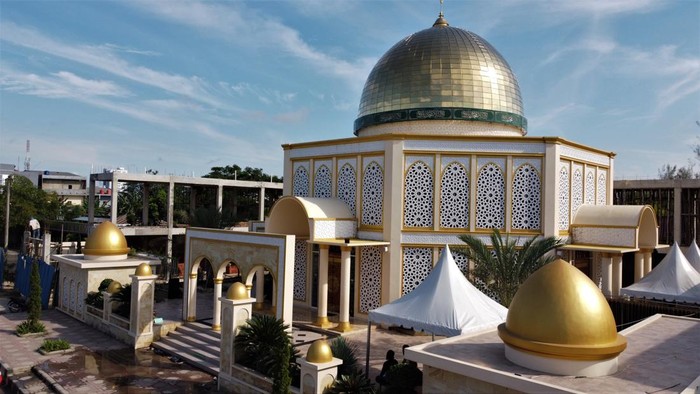 Ragam keunikan arsitektur hingga sejarah sejumlah masjid di Indonesia menjadi perhatian khusus. Tak hanya tempat ibadah, keunikannya bahkan menjadi daya tarik wisata.