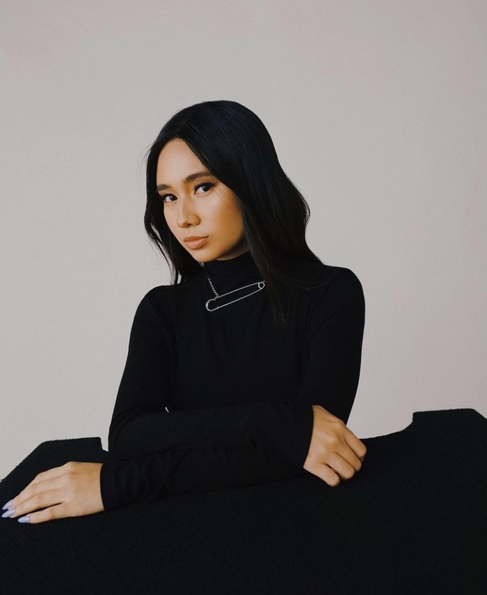 Niki Zefanya 10 Momen Seru Penyanyi NIKI Saat Kulineran