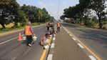 Pengecatan Marka di Jalur Mudik Pantura Terus Dikebut
