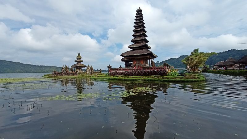 Pura Danau Beratan